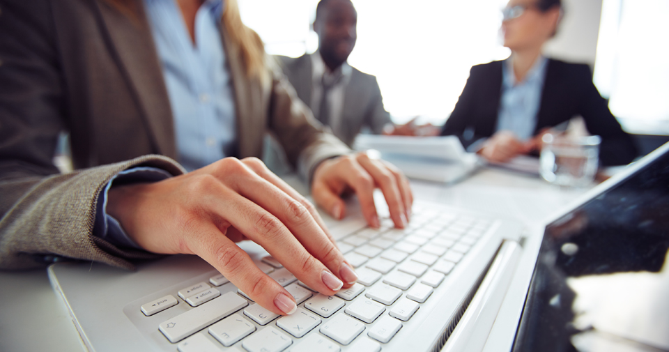 インターネットで調べる